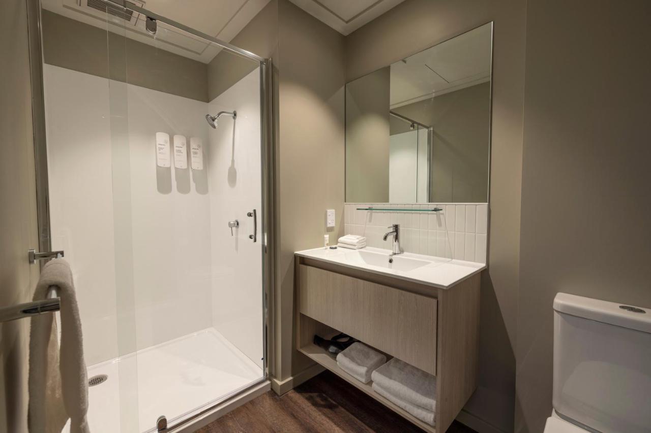 Quest 256 Lambton Hotel Уелингтън Екстериор снимка