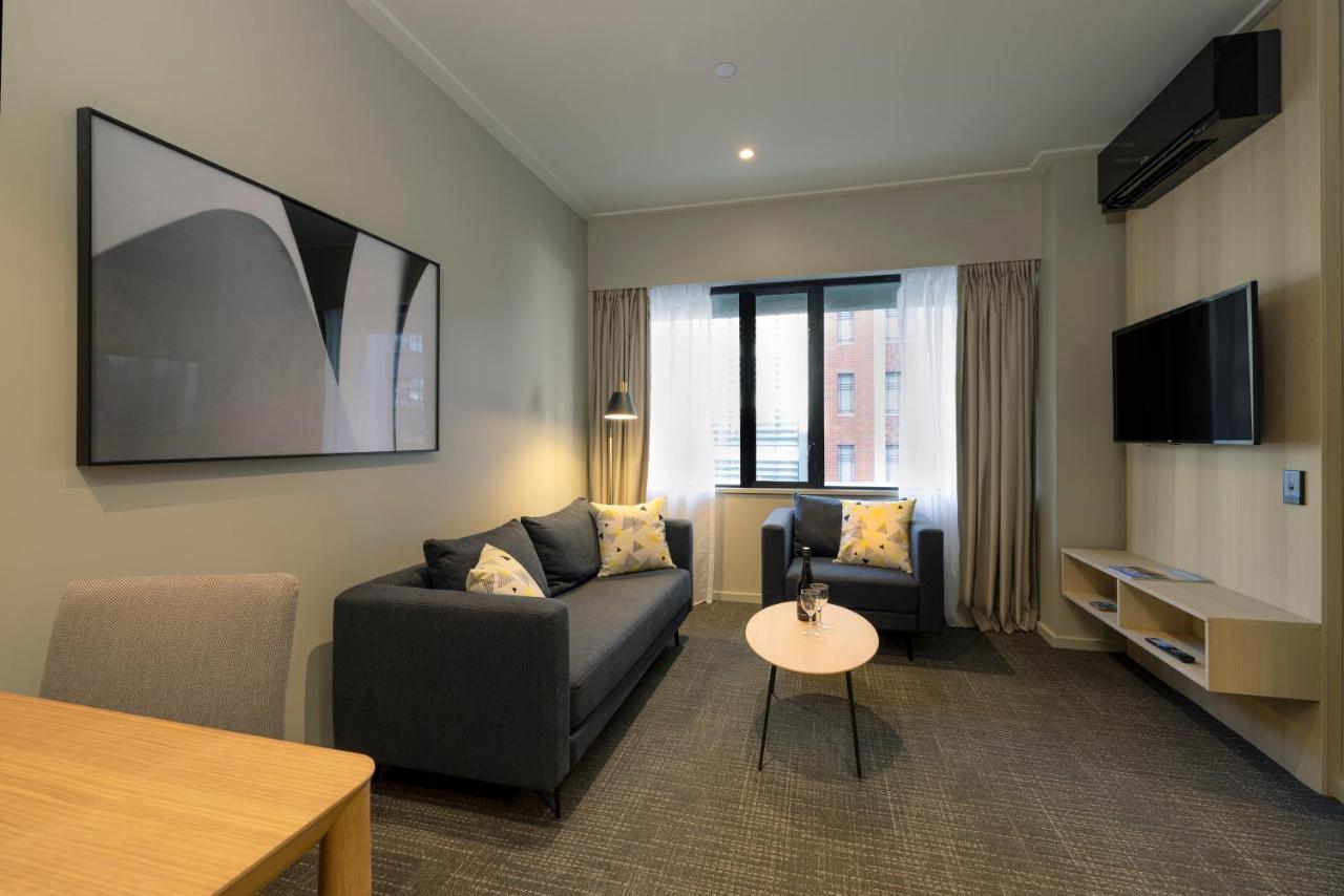 Quest 256 Lambton Hotel Уелингтън Екстериор снимка