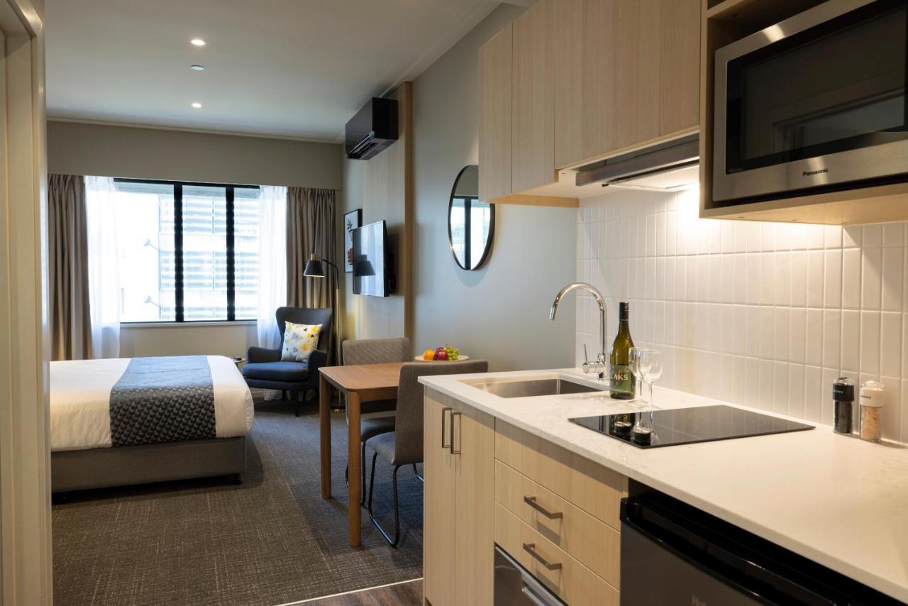 Quest 256 Lambton Hotel Уелингтън Екстериор снимка