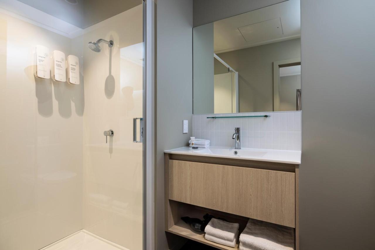 Quest 256 Lambton Hotel Уелингтън Екстериор снимка