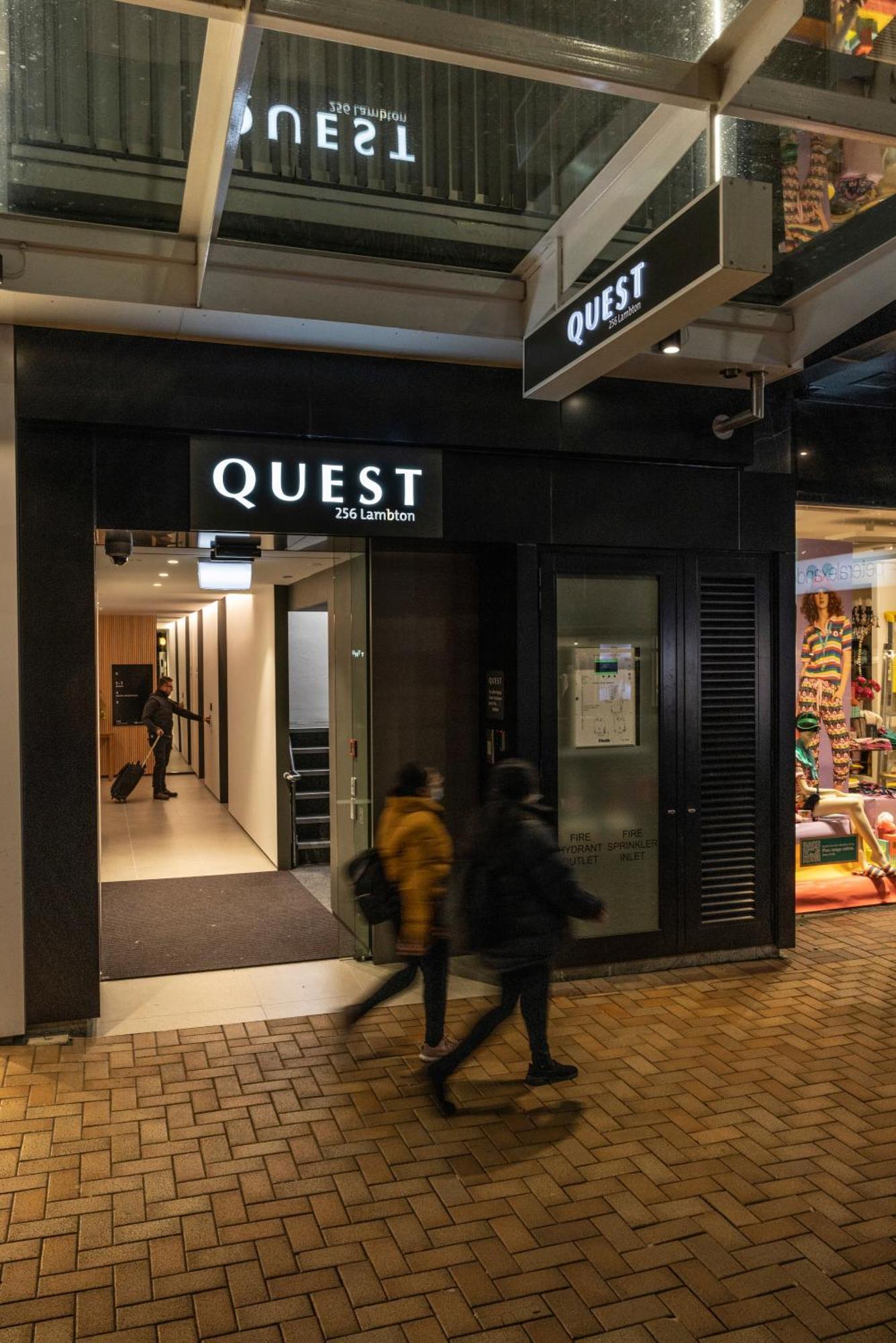 Quest 256 Lambton Hotel Уелингтън Екстериор снимка
